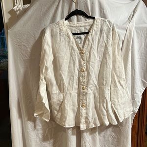 Linen designer shirt. Fun with cool details